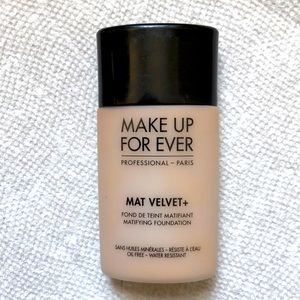 Make up for ever The Mat Velvet + foundation